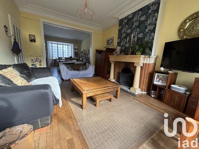 Maison - 225 m² - 7 pièces