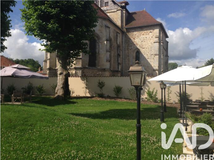 Maison de village - 750 m² - 8 pièces