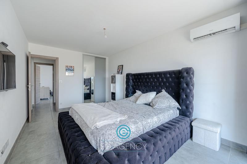 Appartement - 98 m² - 4 pièces