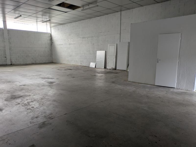 Bureau - 200 m² - 2 pièces