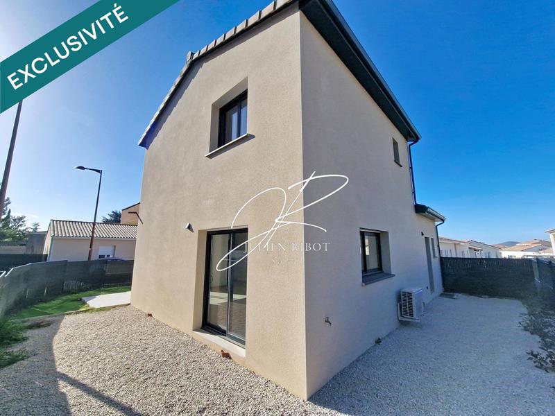 Maison - 94 m² - 4 pièces