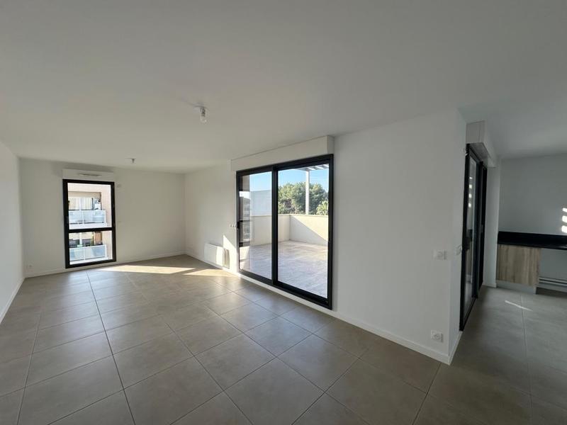 Appartement - 90 m² - 4 pièces