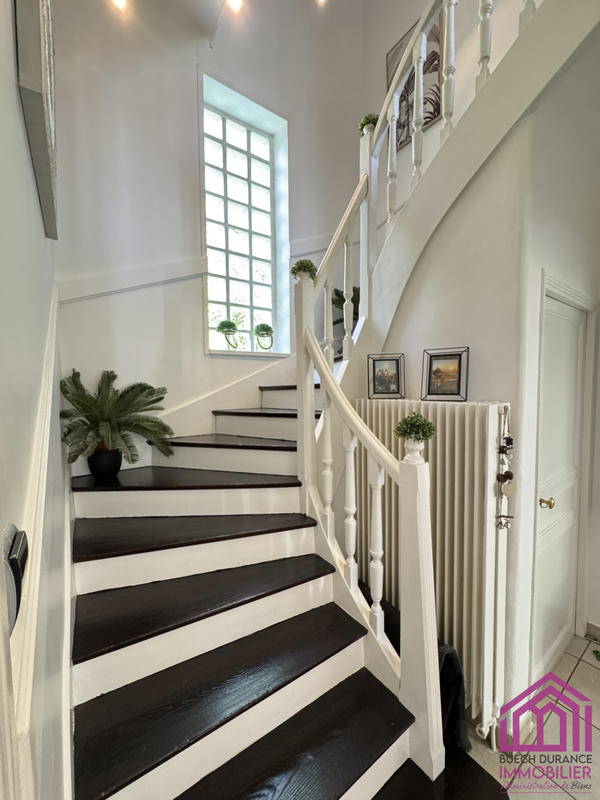 Villa - 233 m² - 6 pièces