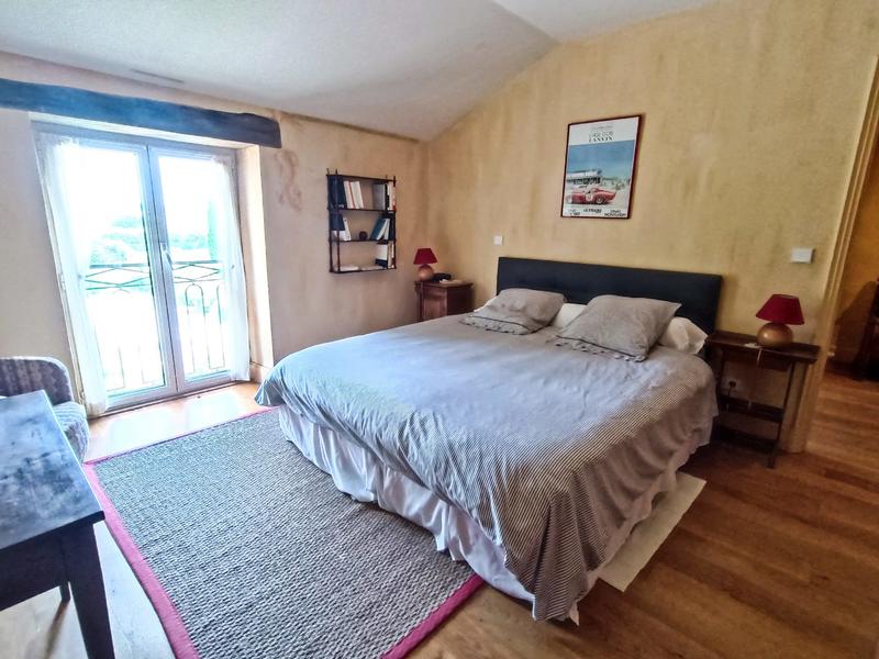 Maison - 350 m² - 8 pièces