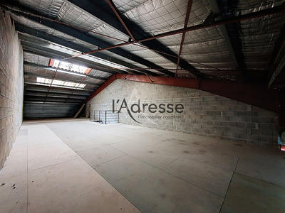 Local d'activité / Entrepôt - 190 m²