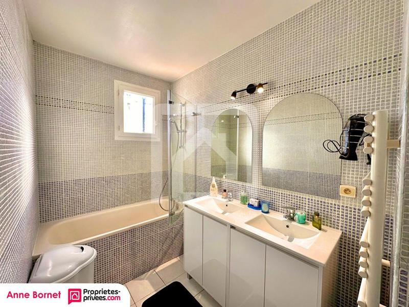 Maison - 97 m² - 5 pièces