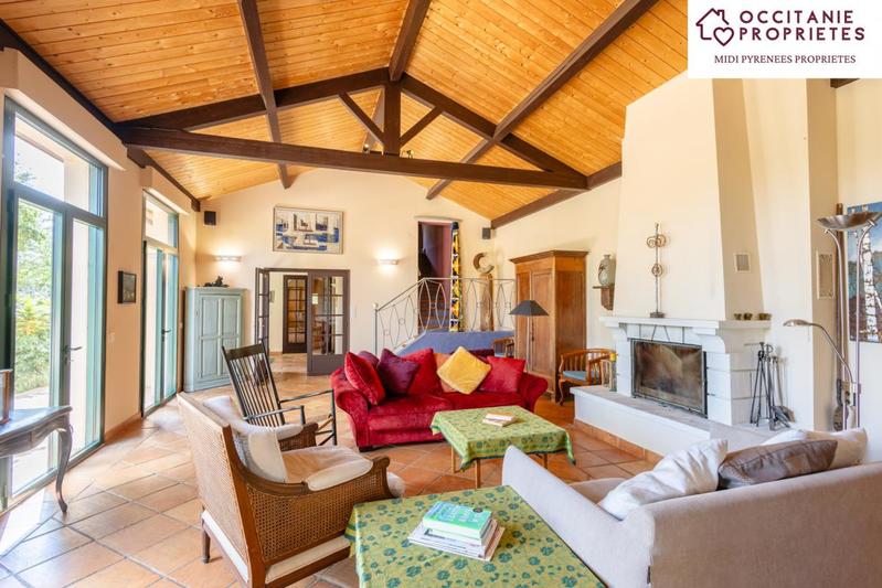 Demeure - 304 m² - 10 pièces