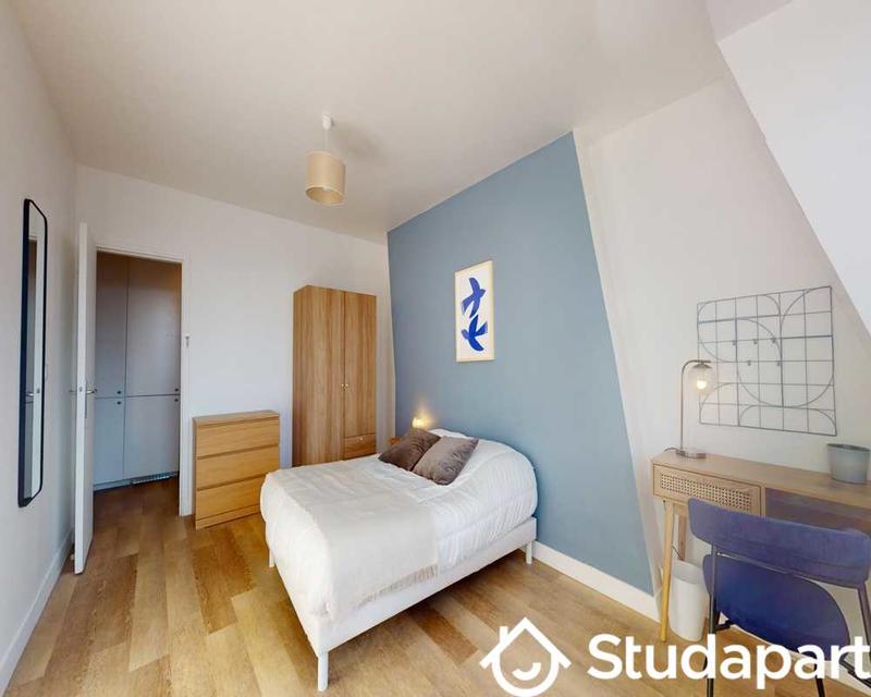 Chambre - 120 m² - 1 pièce