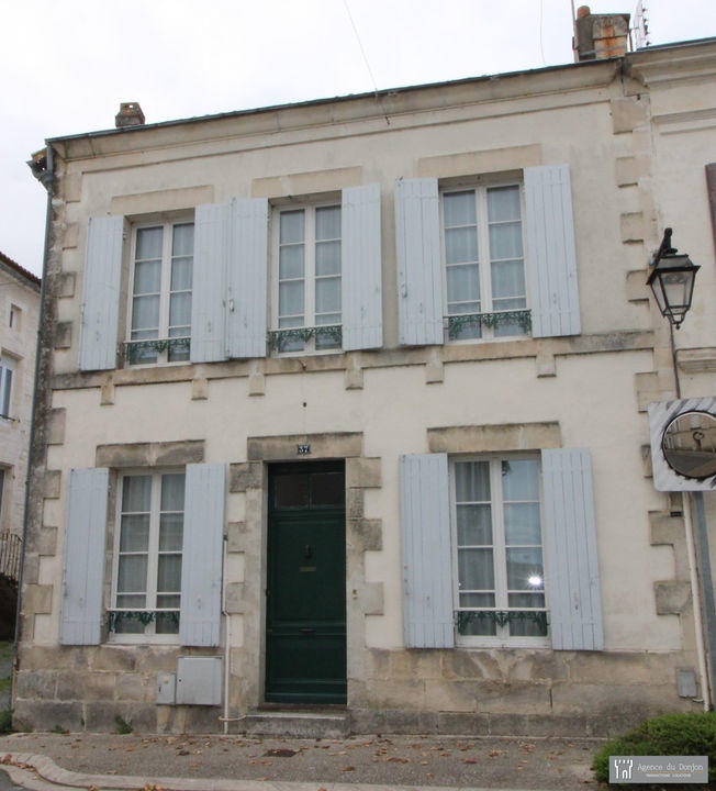 Maison ancienne - 118 m² - 4 pièces