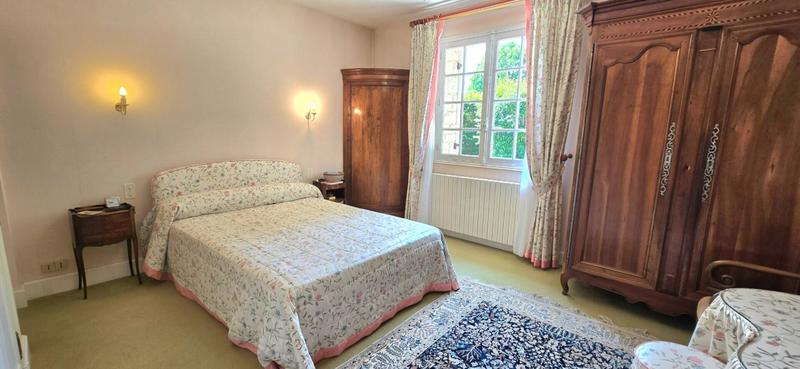 Maison - 280 m² - 11 pièces