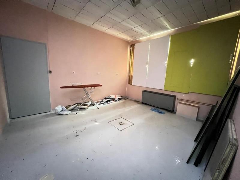 Maison - 1 238 m² - 20 pièces