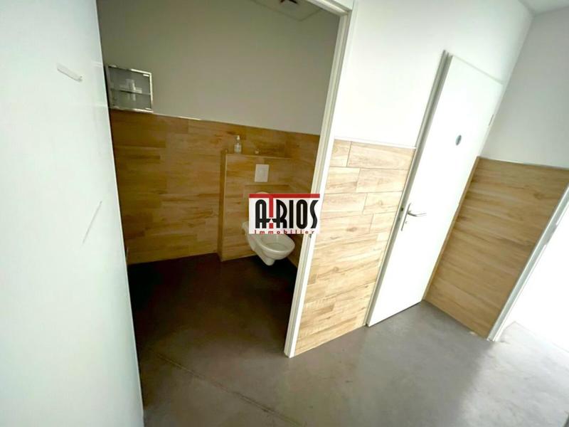 Local d'activité / Entrepôt - 290 m²