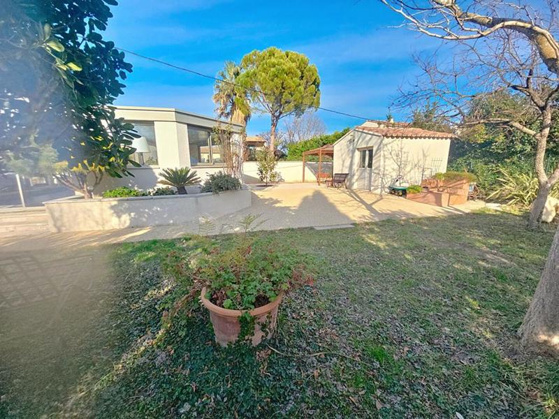 Demeure - 264 m² - 12 pièces