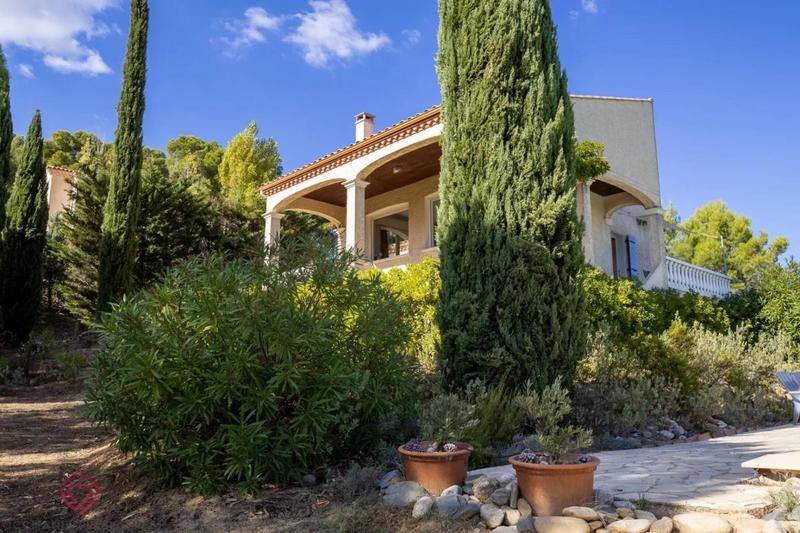 Villa - 155 m² - 6 pièces