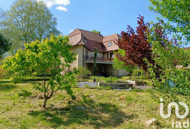 Maison - 202 m² - 6 pièces