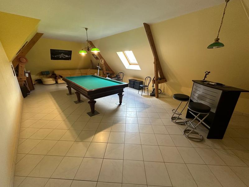 Maison - 255 m² - 5 pièces
