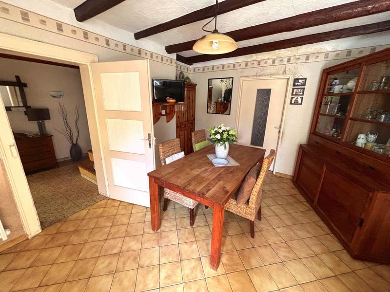 Maison - 240 m² - 5 pièces