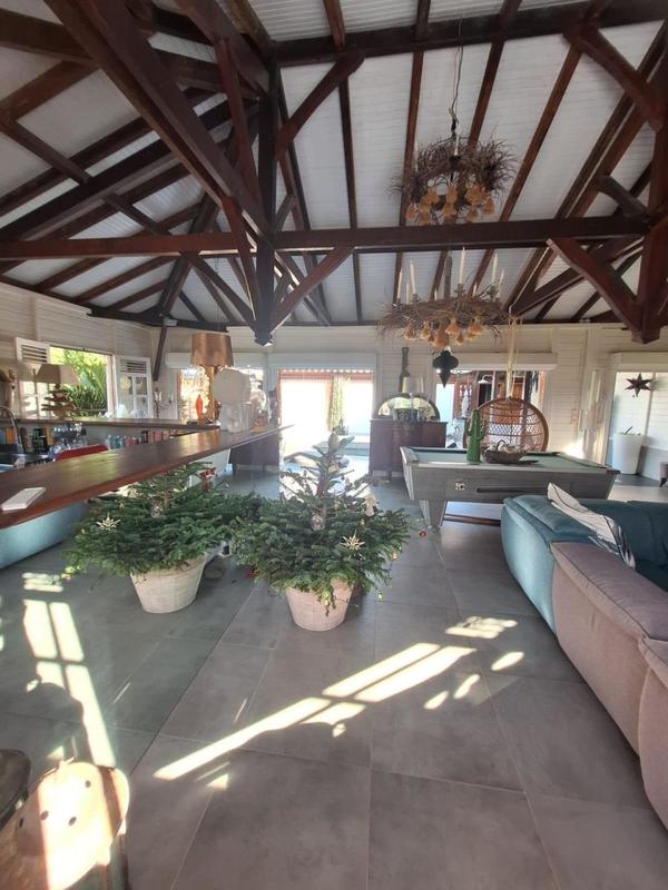 Maison - 140 m² - 5 pièces