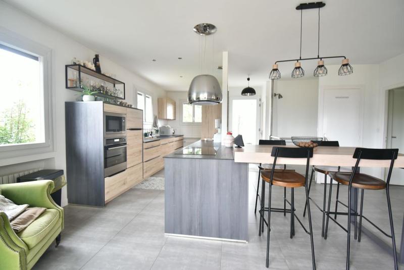 Villa - 203 m² - 6 pièces