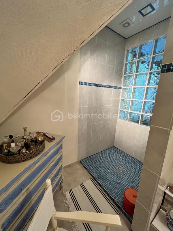 Propriété - 258 m² - 9 pièces