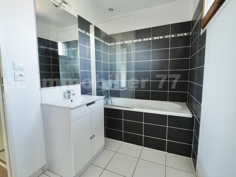 Maison de bois - 98 m² - 6 pièces