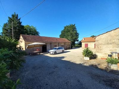 Corps de ferme - 475 m² - 8 pièces