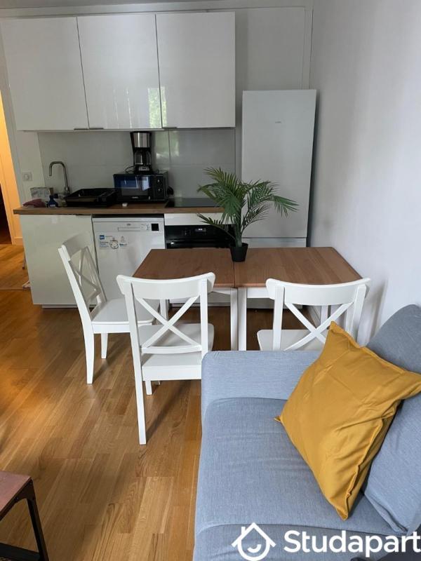 Chambre - 11 m² - 1 pièce