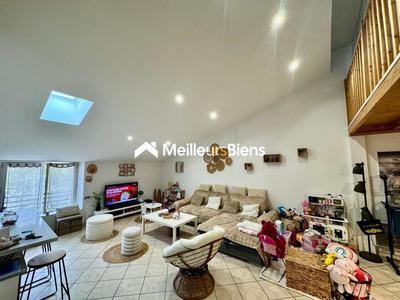 Appartement ancien - 92 m² - 3 pièces