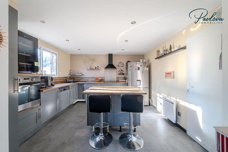 Villa - 165 m² - 6 pièces