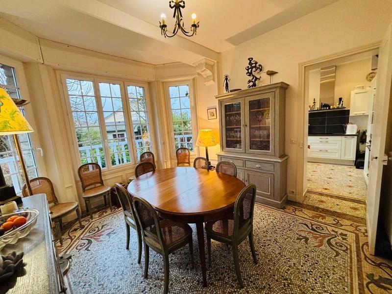 Maison - 166 m² - 7 pièces