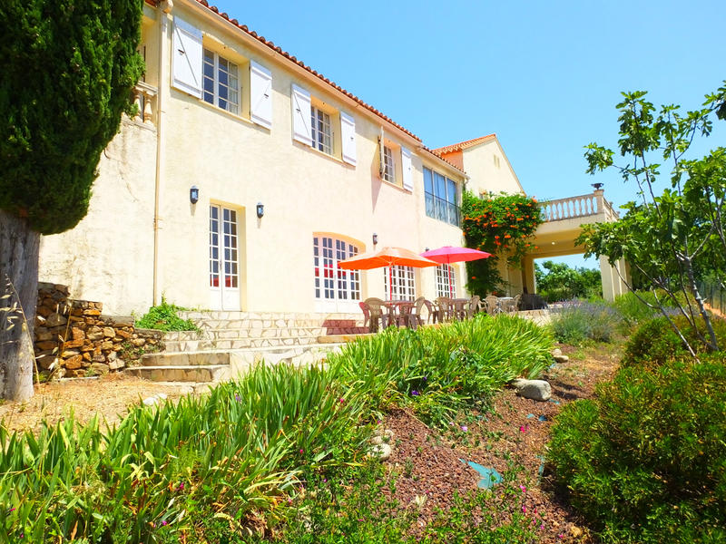 Villa - 331 m² - 10 pièces