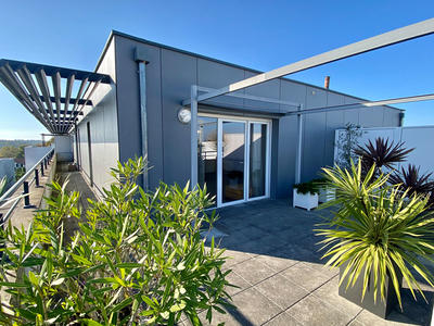 Appartement - 95 m² - 3 pièces