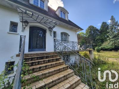 Maison - 268 m² - 9 pièces