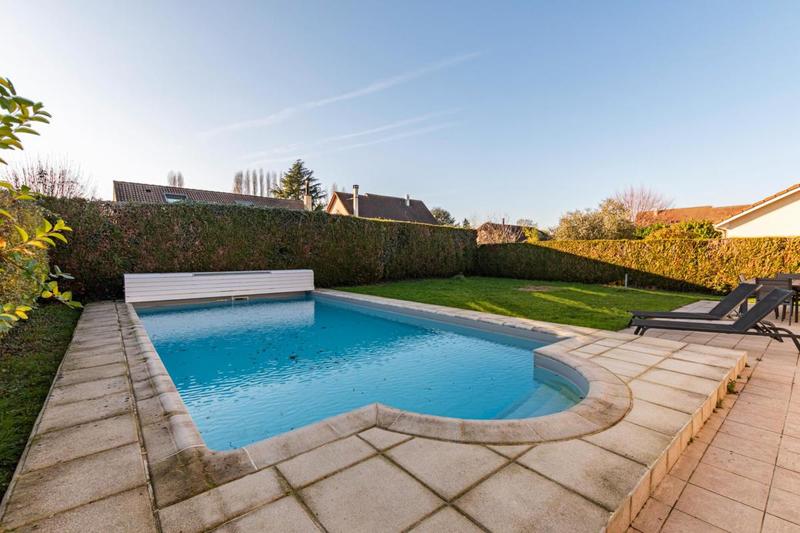 Maison - 202 m² - 8 pièces