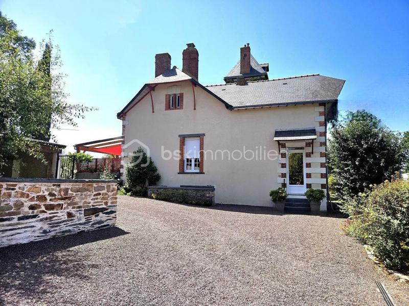 Propriété - 200 m² - 8 pièces