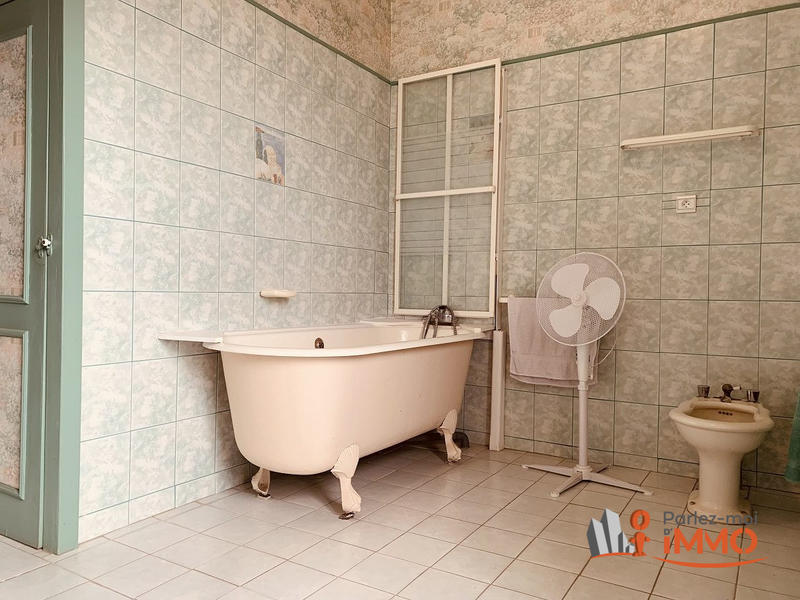 Maison - 285 m² - 10 pièces