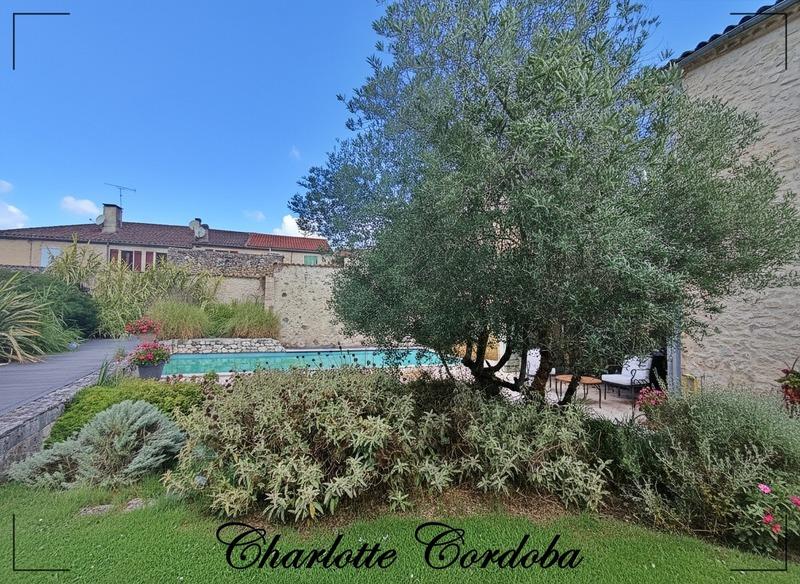 Maison - 293 m² - 8 pièces