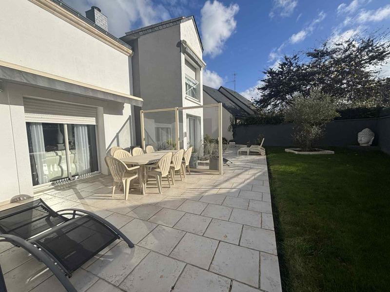 Maison - 185 m² - 7 pièces