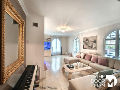 Maison - 160 m² - 6 pièces