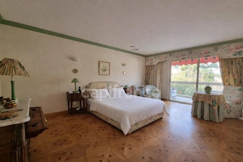 Appartement - 104 m² - 5 pièces