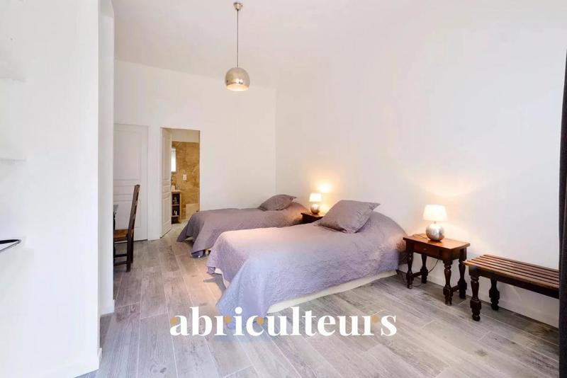 Château - 1 000 m² - 16 pièces