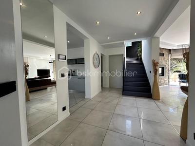 Maison - 164 m² - 6 pièces