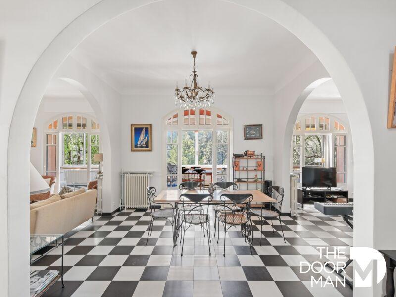 Maison de maîtres - 388 m² - 16 pièces