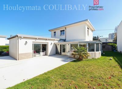 Maison - 111 m² - 5 pièces