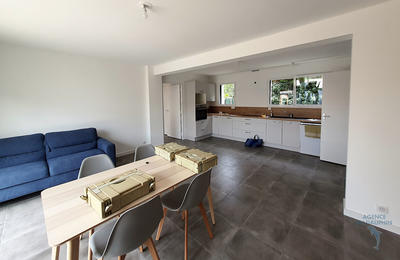 Maison - 98 m² - 4 pièces