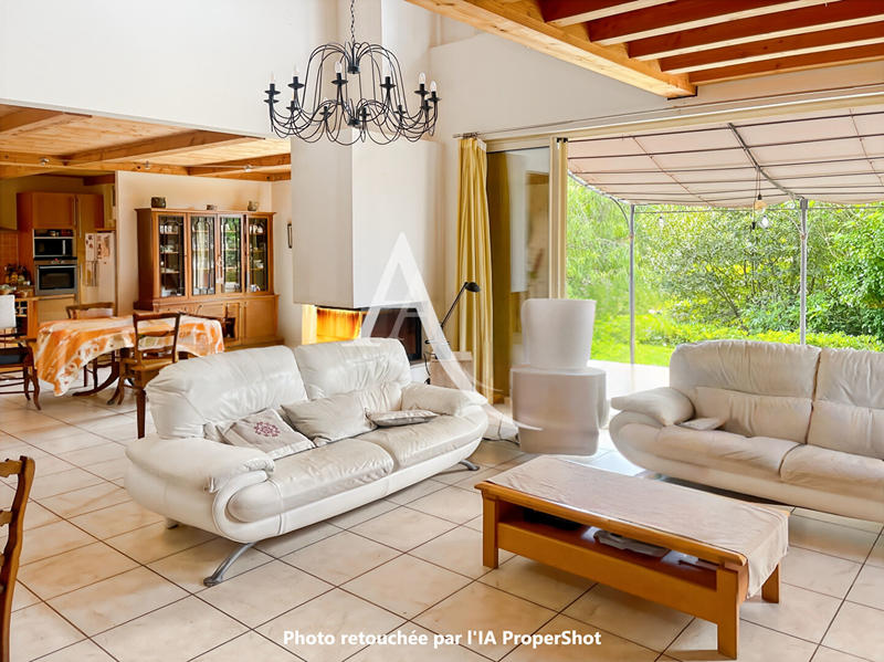 Maison - 260 m² - 6 pièces