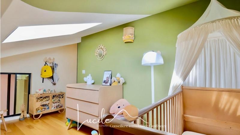 Maison - 162 m² - 9 pièces