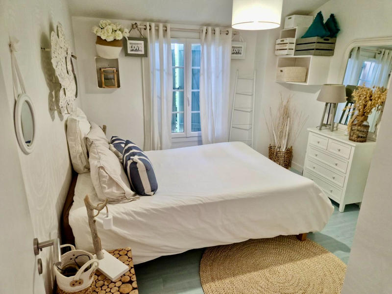 Maison - 221 m² - 8 pièces