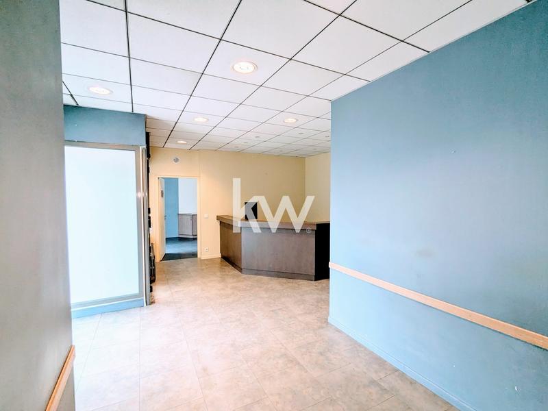 Local commercial - 106 m² - 5 pièces