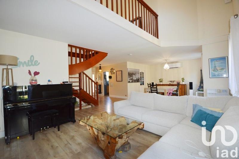 Maison - 169 m² - 8 pièces